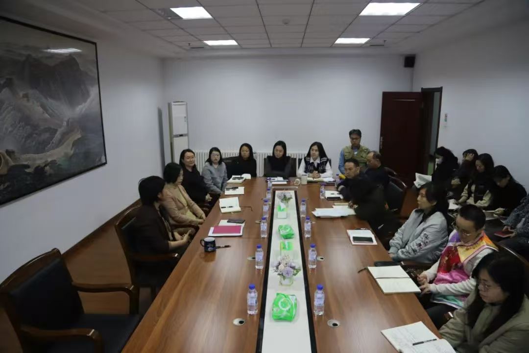 省妇女儿童活动中心举办深入贯彻中央八项规定精神学习教育专题党课