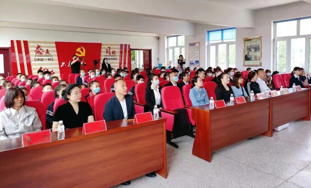 “微光”与梦想携爱同行