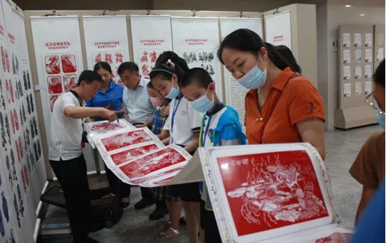 “红领巾心向党，永远跟党走”书画展在长春市图书馆成功举办